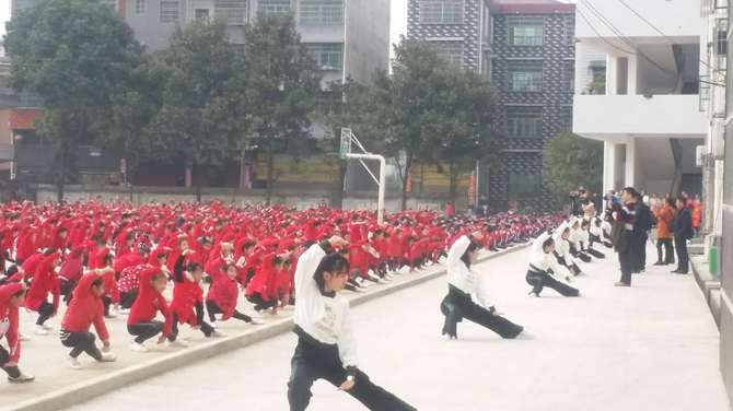 新平小学课间武术操