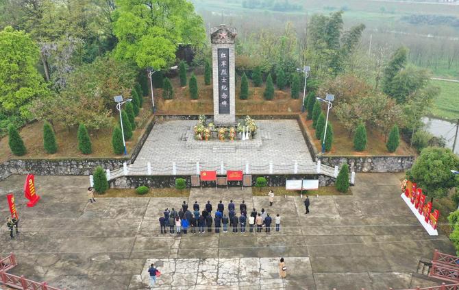 湖南文理学院理论学习中心组赴浯溪河战役旧址开展党史学习教育